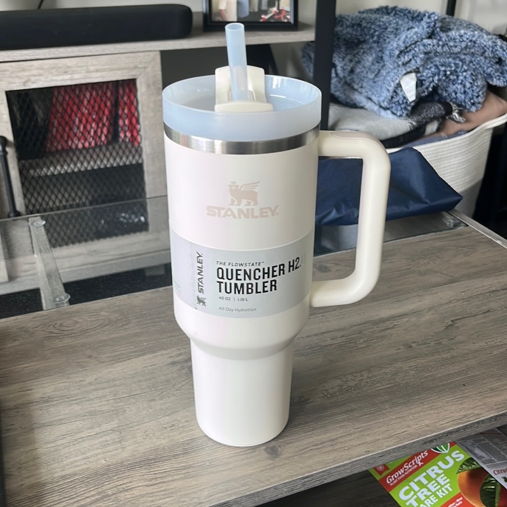 Tan Stanley 40oz never used